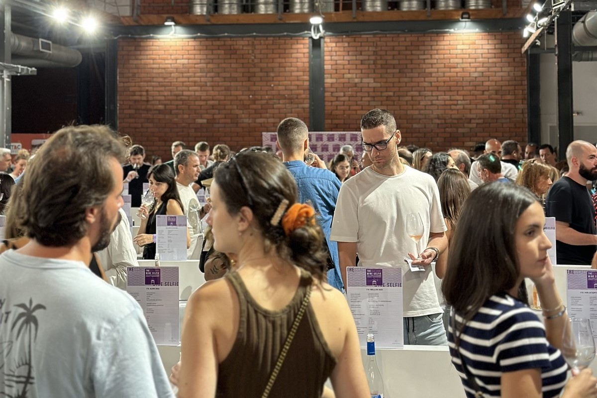 Athens Wine Selfie: Μια πραγματική γιορτή κρασιού στο κέντρο της Αθήνας
