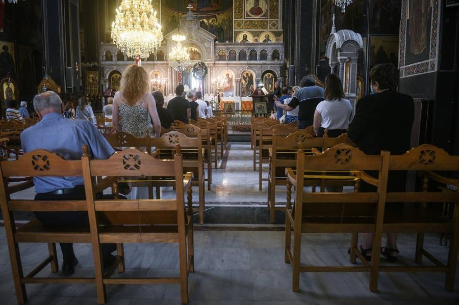 Εκκλησίες: Παρατείνονται τα περιοριστικά μέτρα για τον κορονοϊό