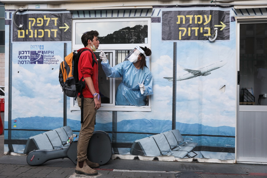 Κατάργηση του πιστοποιητικού εμβολιασμού; Το Ισραήλ δείχνει τον δρόμο