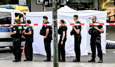 Βερολίνο: Μια νεκρή και 12 τραυματίες - Το βίντεο της σύλληψης του δράστη