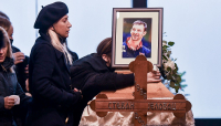 Στέφαν Γέλοβατς: «Ράγισαν» καρδιές στο τελευταίο αντίο