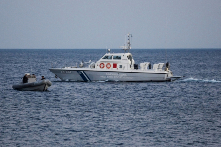 Τραγωδία στην Κρήτη: Ψαράδες χτυπήθηκαν από κύμα - Ένας νεκρός
