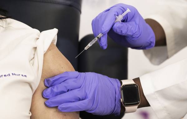 Εμβόλιο κορονοϊού: Ποιοι δεν θα εμβολιαστούν στην πρώτη φάση