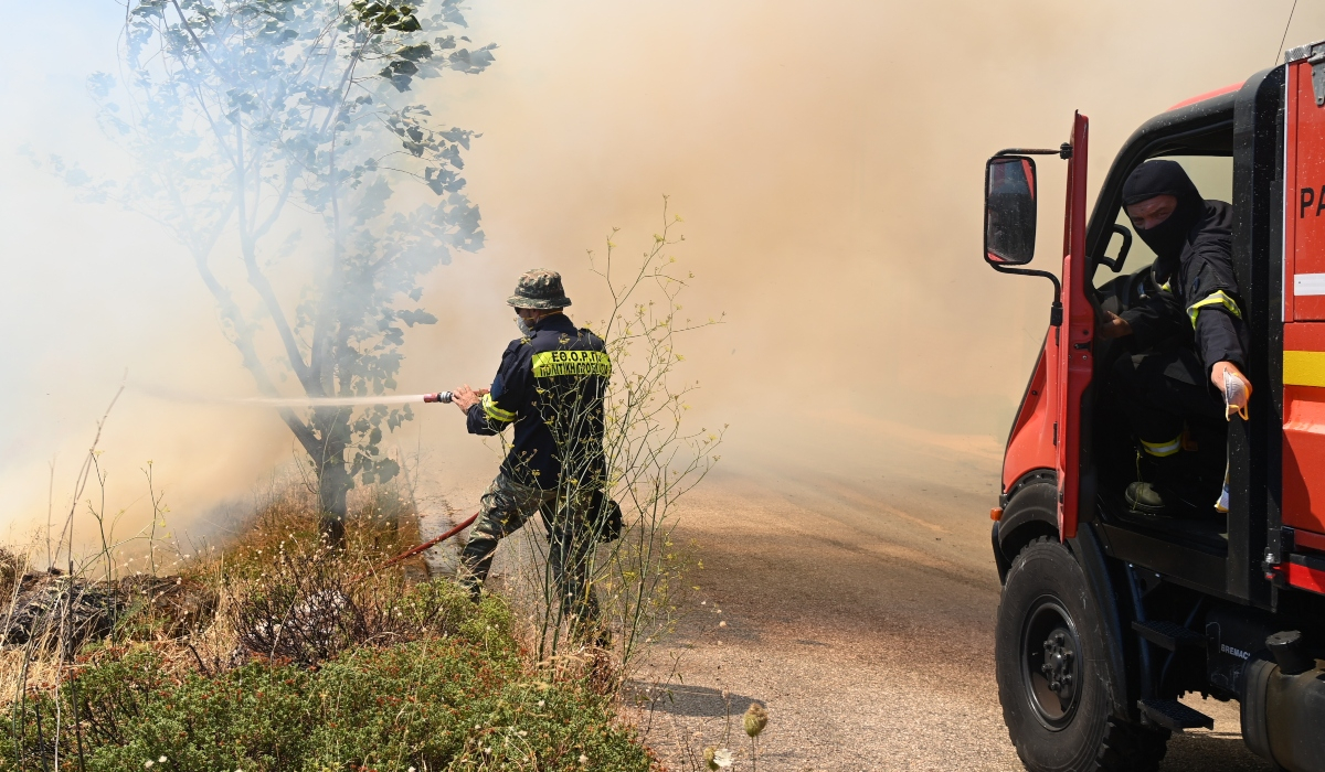 Πύρινη πολιορκία στην Ηλεία: Νέες φωτιές σε Μανωλάδα και Βάρδα - Απειλούνται χωριά
