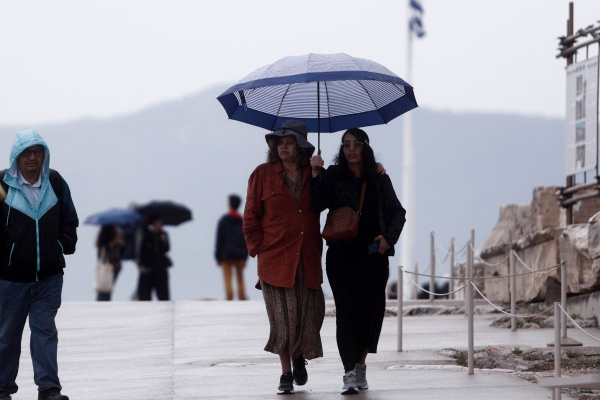 Καταιγίδες στη μισή Ελλάδα σήμερα - Πότε έρχεται Αθήνα η κακοκαιρία (Live πορεία)
