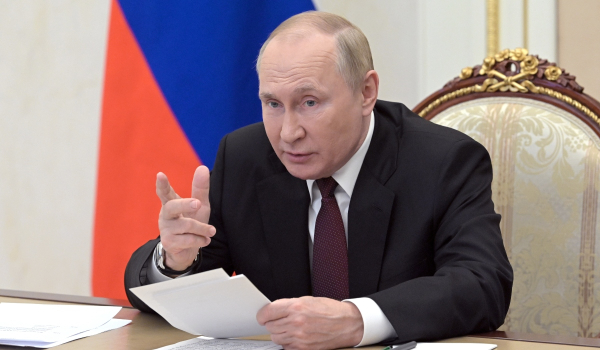 Αιχμηρό μανιφέστο Πούτιν για τη Δύση: «Καίνε» τον Ντοστογιέφσκι όπως οι Ναζί