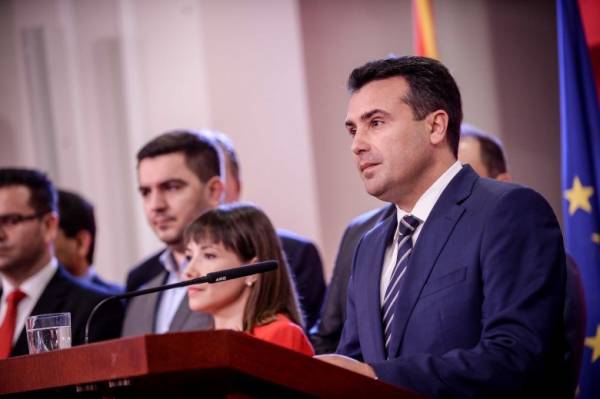Πρόωρες εκλογές εξετάζει ο Ζάεφ στην πΓΔΜ για να «τελειώσει» το VMRO