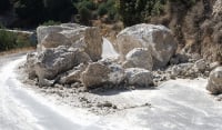 Σεισμός στην Κρήτη: Αποκαθίστανται τα προβλήματα από τις κατολισθήσεις στη Σητεία