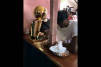Αποκάλυψη παίκτη του NBA: Πριν από 15 χρόνια τρεφόμουν με αποφάγια (Βίντεο)