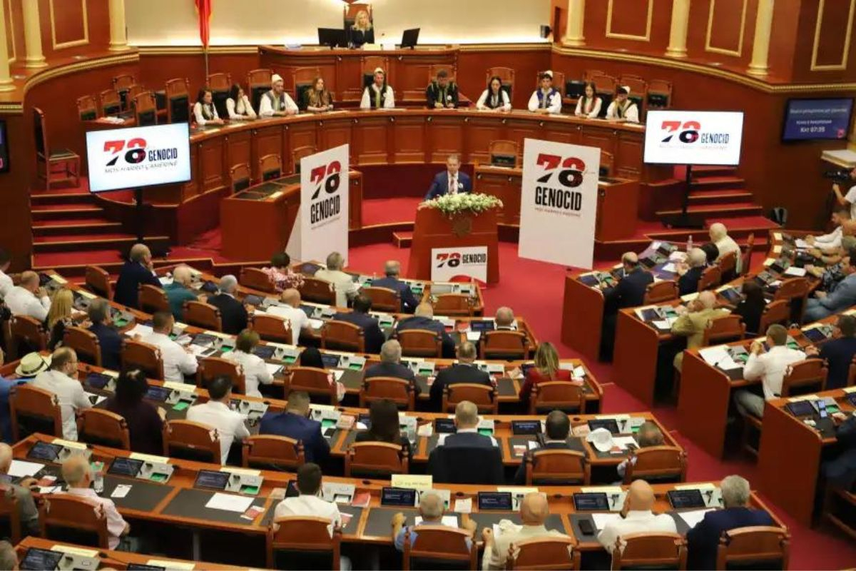 Μνημόσυνο για τους «Τσάμηδες» πραγματοποιήθηκε στο αλβανικό κοινοβούλιο