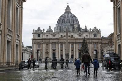 Το Βατικανό εμβολιάζει δωρεάν τους άστεγους της Ρώμης