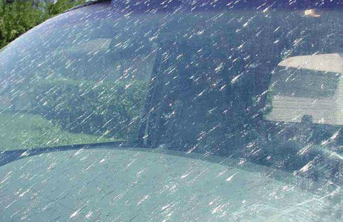 Τα σκοτωμένα έντομα μειώνουν την ορατότητα του οδηγού