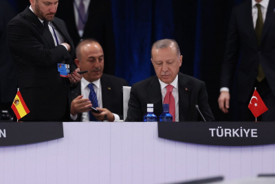 Όλοι στον κόσμο βλέπουν κέρδη Ερντογάν, η κυβέρνηση βλέπει «αναδίπλωση»