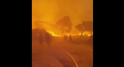 Ανατριχιαστικό βίντεο από την φωτιά στην Πεντέλη: Η τιτάνια μάχη πυροσβεστών με τις μανιασμένες φλόγες