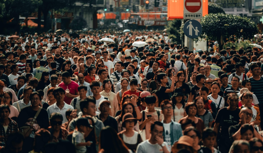 ΟΗΕ: «Καβάλησε» τα 8 δισ. ο παγκόσμιος πληθυσμός - Η χώρα που «κατάπιε» την Κίνα