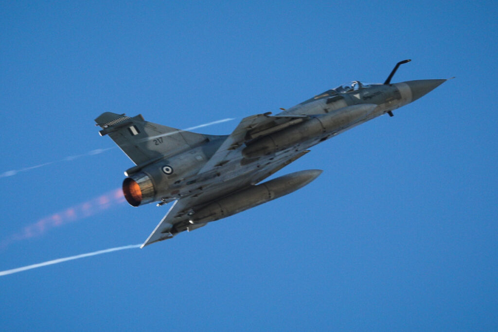 Τανάγρα: Εγκατάλειψη Μιράζ 2000-5 – Σώος ο πιλότος