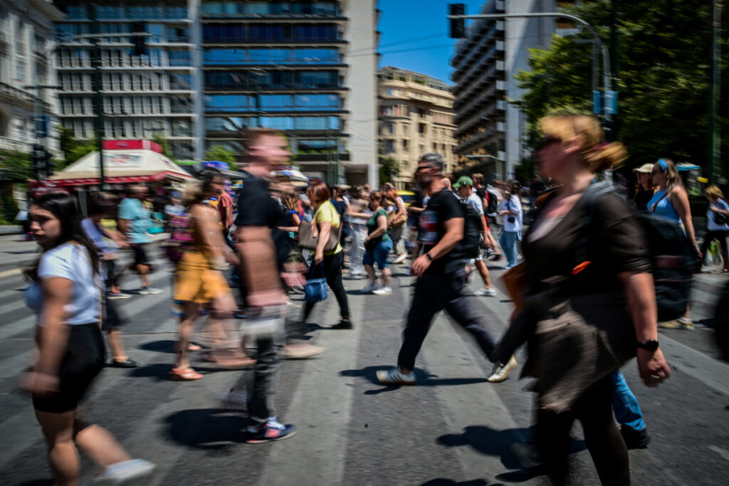 Το νόημα της μακροοικονομίας VS η οικονομία της… τσέπης και των συνθηκών της ζωής μας
