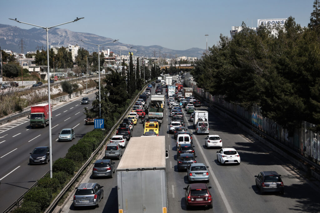 Ανεβαίνουν τα τέλη κυκλοφορίας 2025 με τεράστια αλλαγή φέτος – Οι τιμές