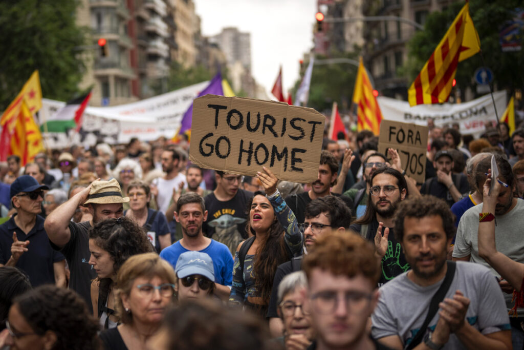 Έρευνα: Οι 5 Ευρωπαϊκές Μητροπόλεις που έχουν «χτυπηθεί» πιο πολύ από το Airbnb και τον υπερτουρισμό