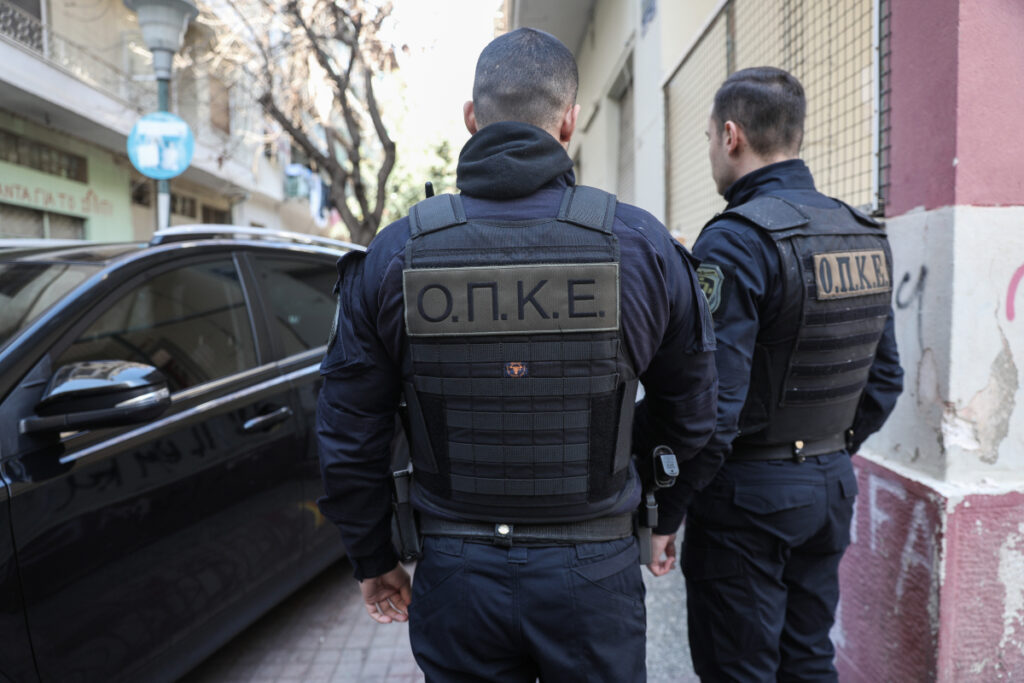 Καταδίωξη στο κέντρο της Αθήνας: «Εξαφανίστηκαν» οι τρεις Τούρκοι που επέβαιναν στο τζιπ – Τι ερευνά η ΕΛΑΣ