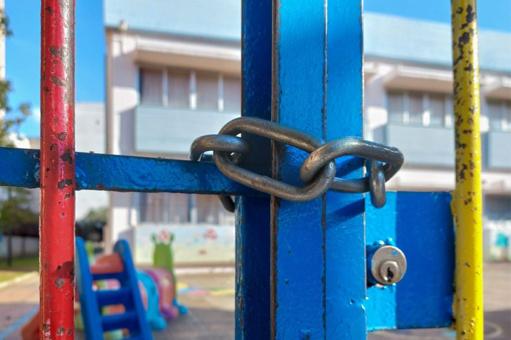 Τι ισχύει τελικά με κλειστά σχολεία σήμερα στην Αττική