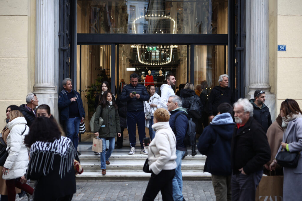 Ανοιχτά μαγαζιά σήμερα Κυριακή 15/12: Αναλυτικά το ωράριο καταστημάτων