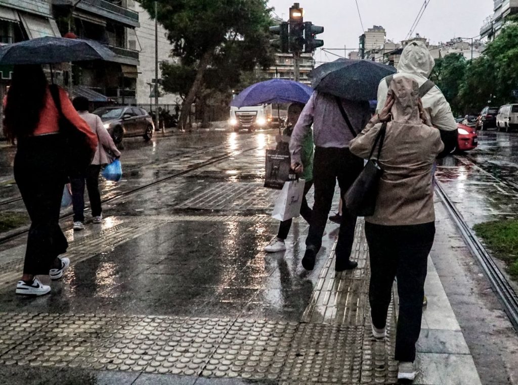 Κακοκαιρία Bora στην Αθήνα: Σε επιφυλακή ο δήμος για έντονη βροχή στην Αττική