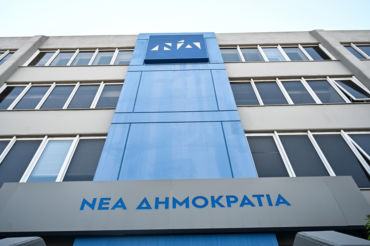 Ηχηρή αποχώρηση από τη ΝΔ με σφοδρά πυρά κατά Μητσοτάκη και υποστήριξη σε Σαμαρά