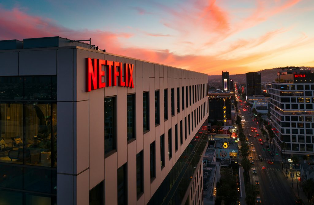 Σκάνδαλο με το Netflix: Έφοδος της αστυνομίας στα γραφεία σε Γαλλία και Ολλανδία για φορολογική απάτη