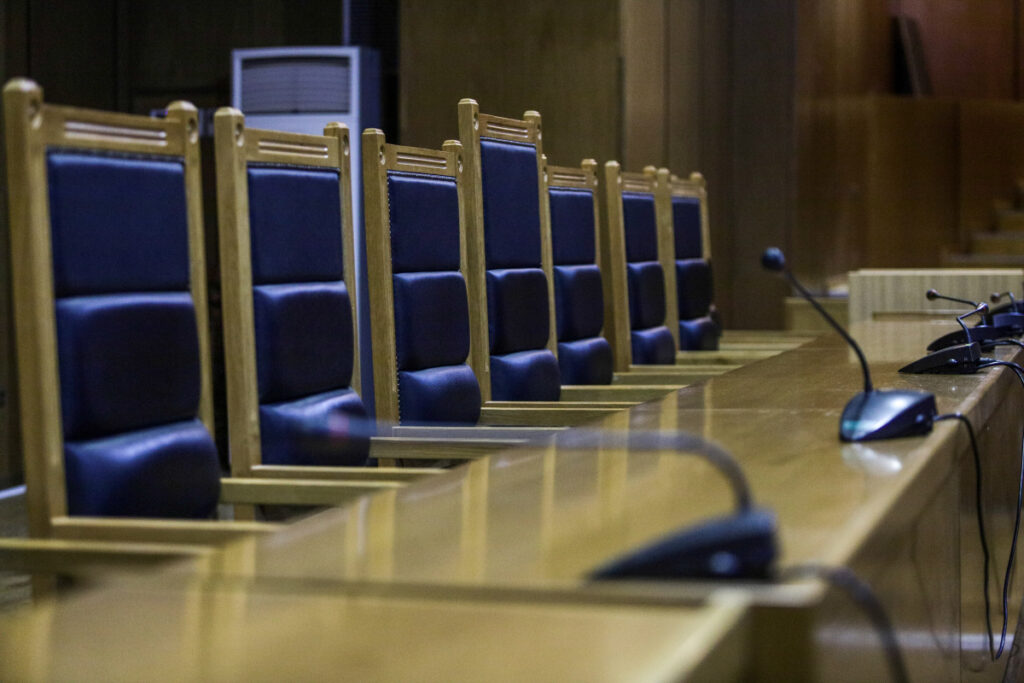 Βόλος: Σε δίκη διευθυντής δημοτικής επιχείρησης – Η απιστία και τα ερωτικά βοηθήματα στο αμάξι