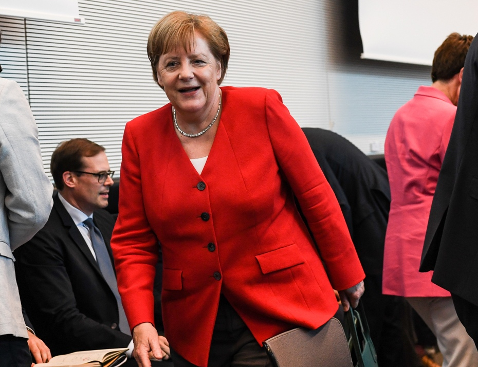 Die Welt: Τριπλά ταπεινωμένη η Μέρκελ