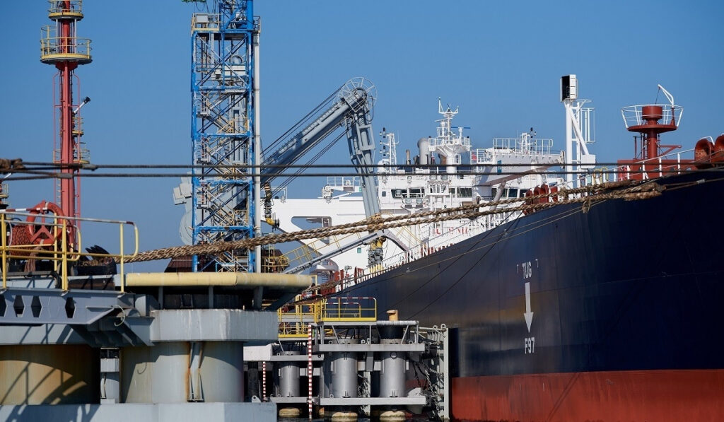 Σε νέες συμπληγάδες η Ευρώπη: Μετά το αέριο «πόλεμος» για το ρωσικό πετρέλαιο
