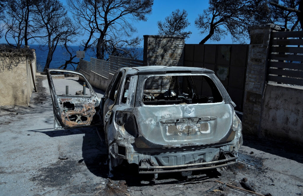 Έξι χρόνια από την τραγωδία στο Μάτι – «Έβλεπα το χέρι μου να λιώνει σαν το κερί» (Βίντεο)