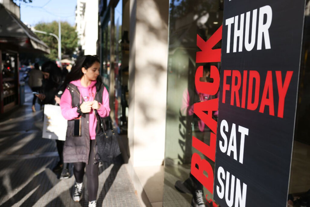 Black Friday 2023 με ανοιχτά μαγαζιά την Κυριακή – Οι ώρες λειτουργίας