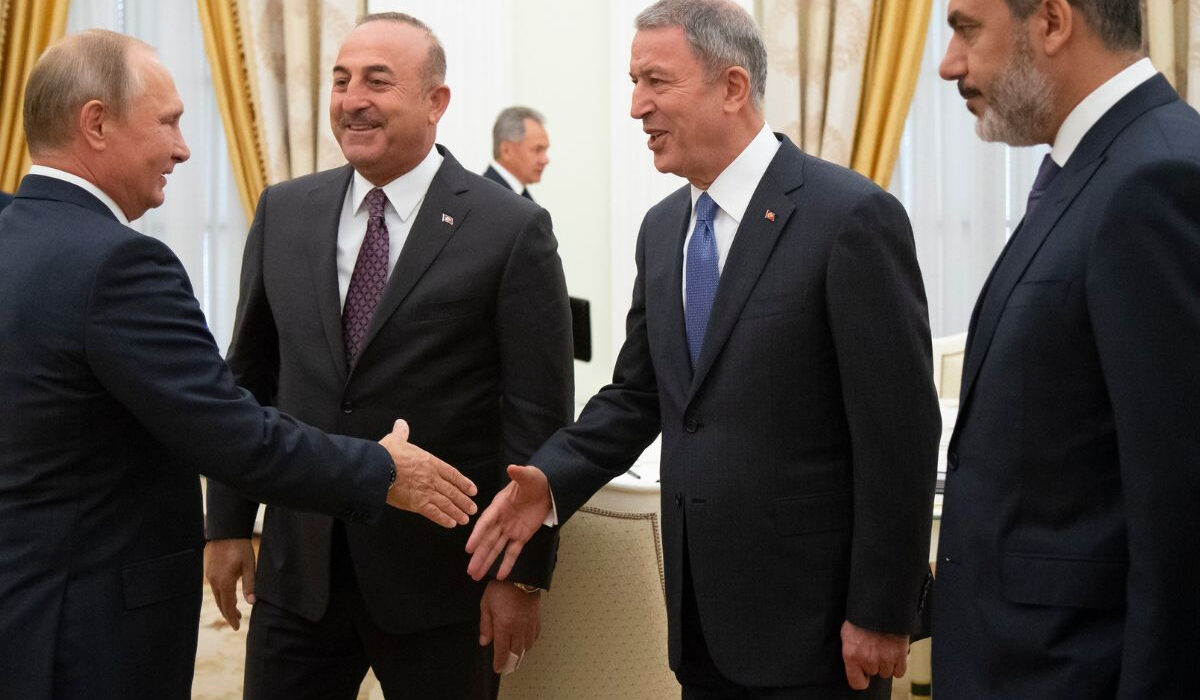 Ο Ερντογάν λέει «γιοκ» σε Τσαβούσογλου, Ακάρ και Σοϊλού – Τα σενάρια για το νέο υπουργικό συμβούλιο