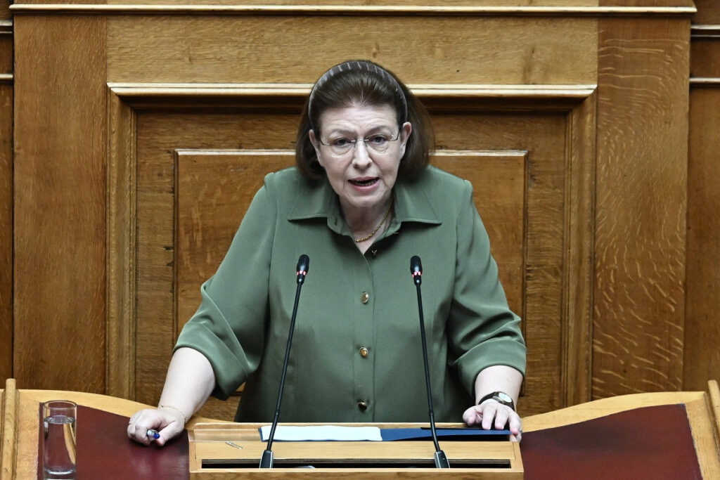 Λίνα Μενδώνη: Αναισθησία