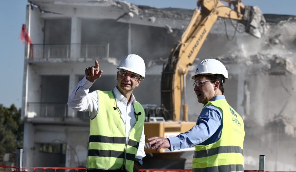 Ρουσφέτι για το Ελληνικό η τροπολογία για τους μετανάστες;