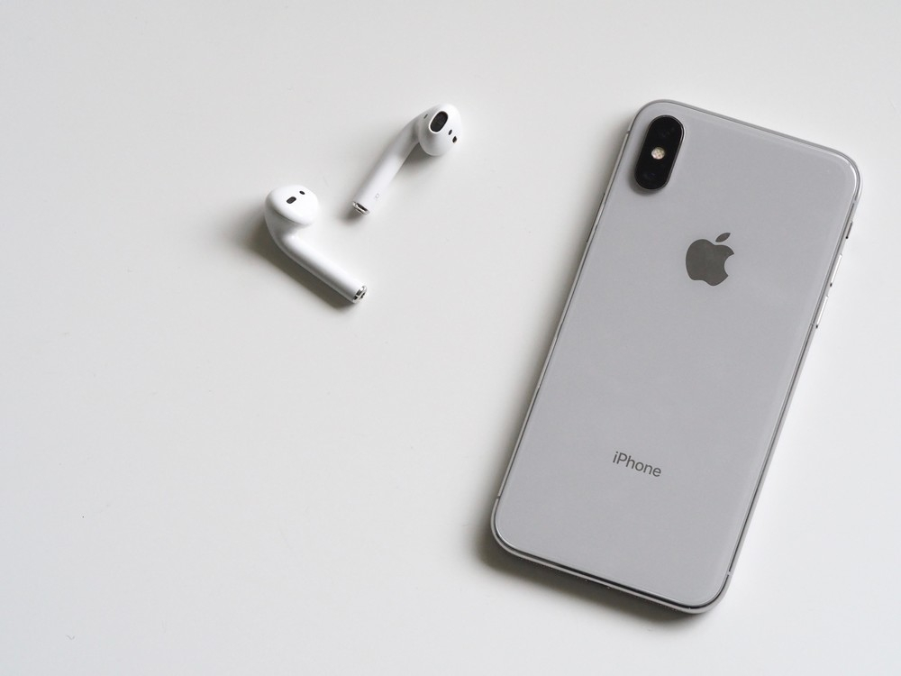 Τα 4 νέα iPhone 12 της Apple και η έκπληξη, «θα είναι σα να οδηγείς Ferrari σε χωριό»