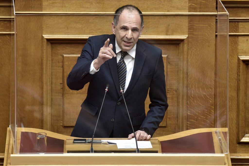Γιώργος Γεραπετρίτης: Σπόντες