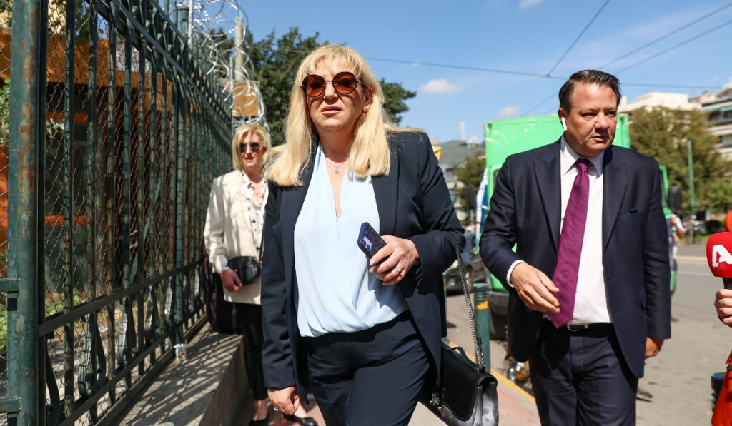 Δολοφονία Καραϊβάζ: Στον ανακριτή η χήρα του δημοσιογράφου