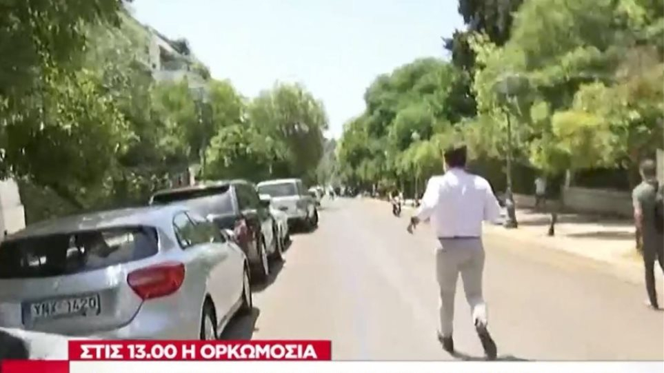 «Viral»: Ο Υποφάντης… τρέχει να προλάβει τον Κυρ. Μητσοτάκη (video)