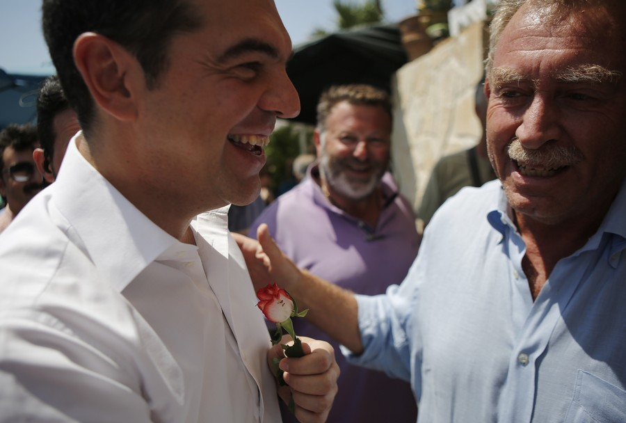 Ουζάκι με δημοσιογράφους ο Αλέξης Τσίπρας