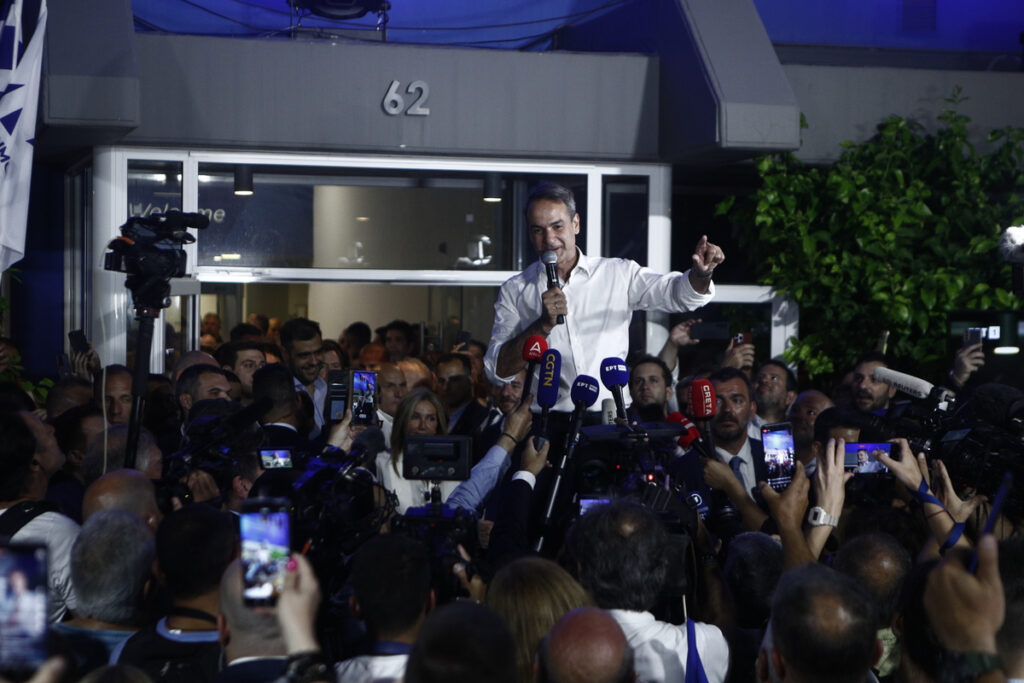 Αποτελέσματα εκλογών: Τα επόμενα βήματα – Πότε ανακοινώνεται η κυβέρνηση, πότε η ορκωμοσία των 300