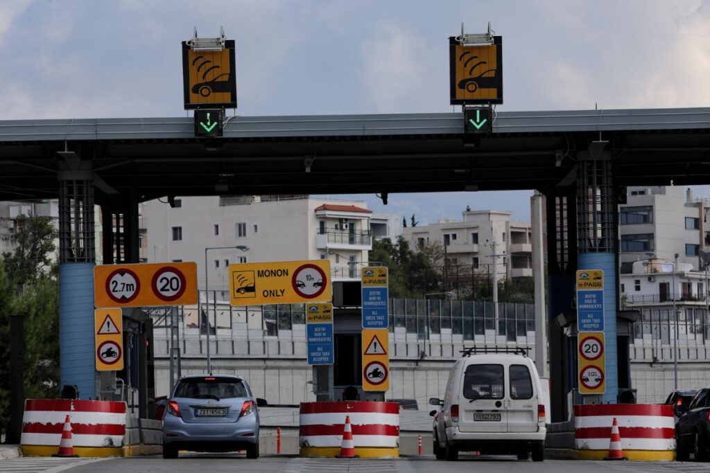 Αττική οδός: Η νέα απάτη που ξεγελά τους οδηγούς στα διόδια
