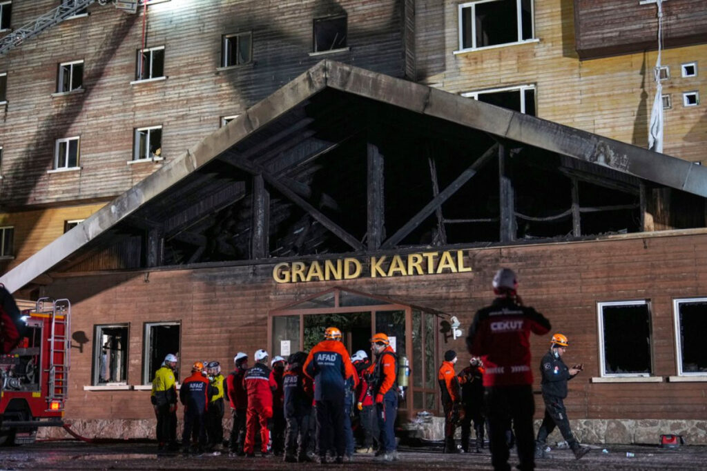 Φωτιά στην Τουρκία: Η οικογένεια που βυθίστηκε στο πένθος – 14 μέλη της «χάθηκαν» στις φλόγες