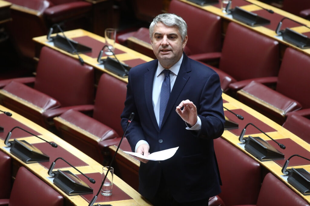 «Τρικυμία» στο ΠΑΣΟΚ: Μετά τη Νάντια Γιαννακοπούλου και ο Οδυσσέας Κωνσταντινόπουλος υπέρ των ιδιωτικών πανεπιστημίων