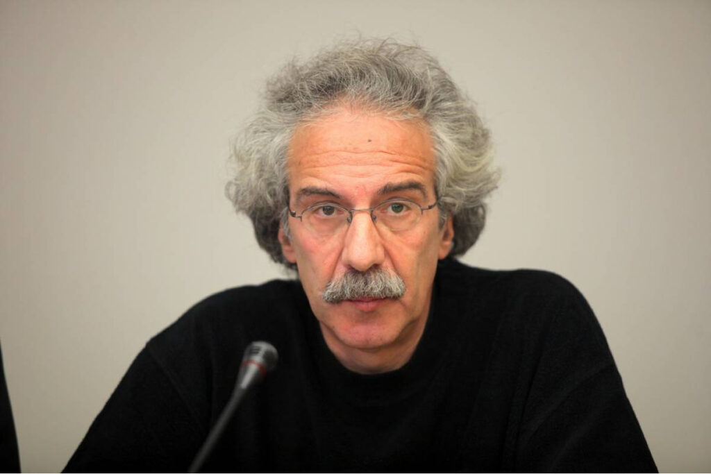 Πέτρος Παπακωνσταντίνου: Ο πλανήτης στα χαρακώματα