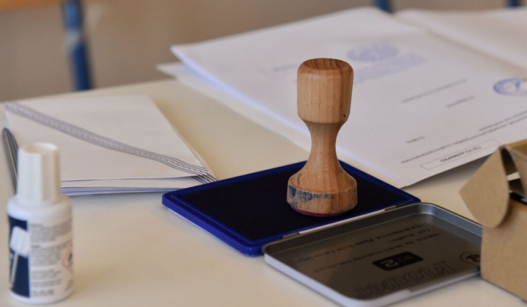 Οι δημοσκόποι εκτιμούν ότι η αποχή μπορεί να ξεπεράσει το 60%