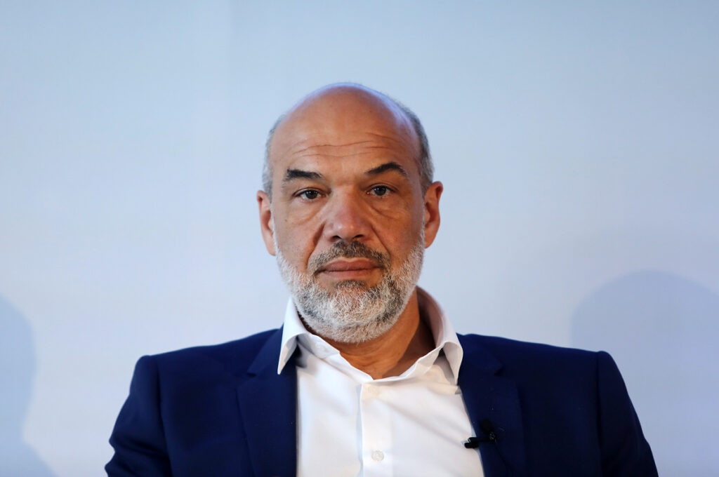 Γρηγόρης Γεροτζιάφας: Πόρτα