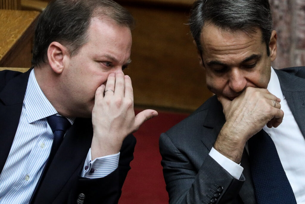 Ο γρίφος Μητσοτάκη «αγγίζει» Καραμανλή